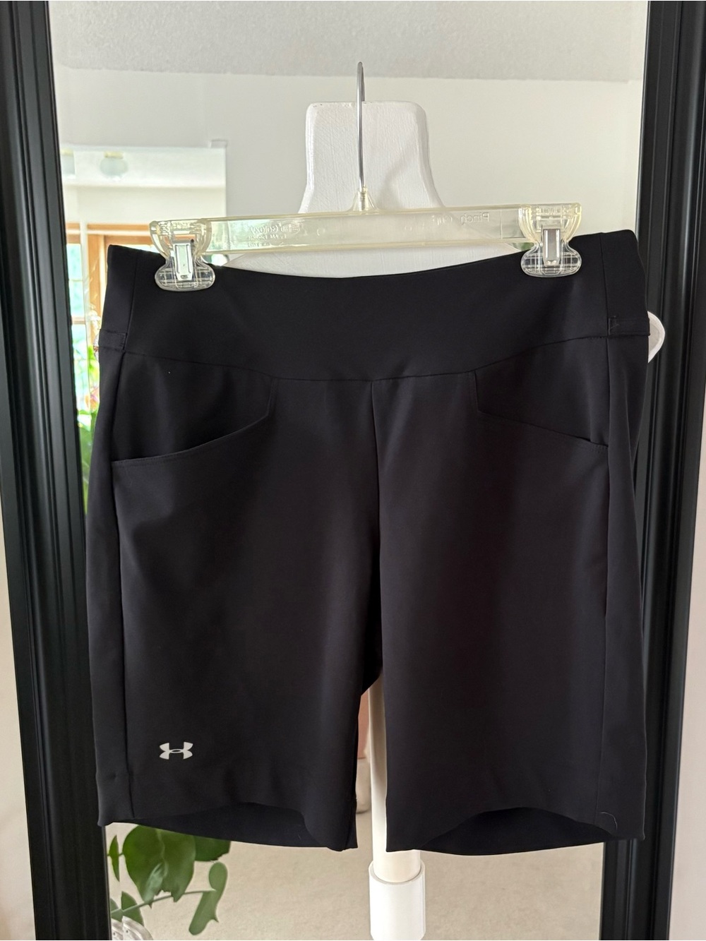 UNDER ARMOUR Women’s Black Golf Shorts